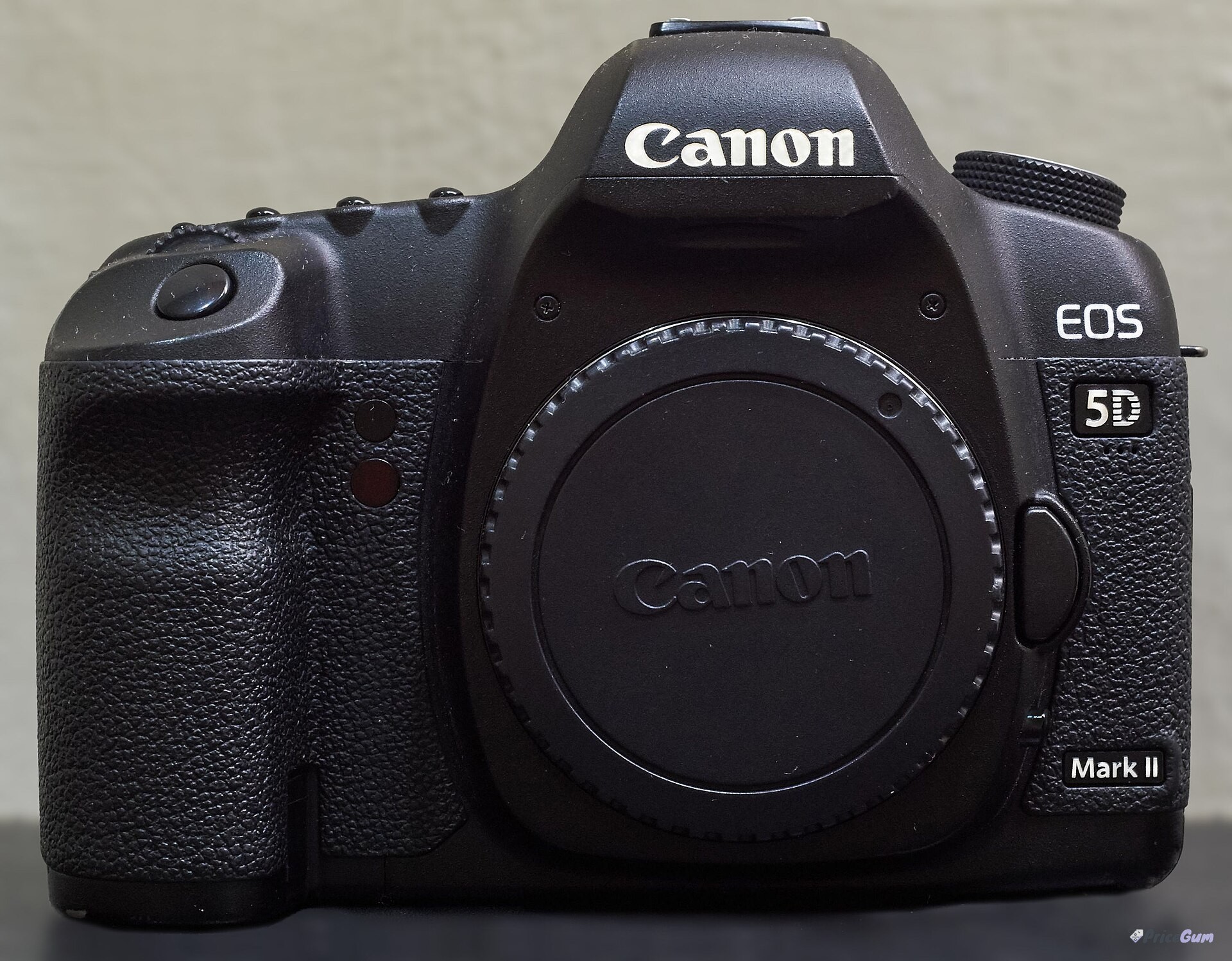 Canon 5D Mark II price in Pakistan, DSLR camera with 50mm lens front view