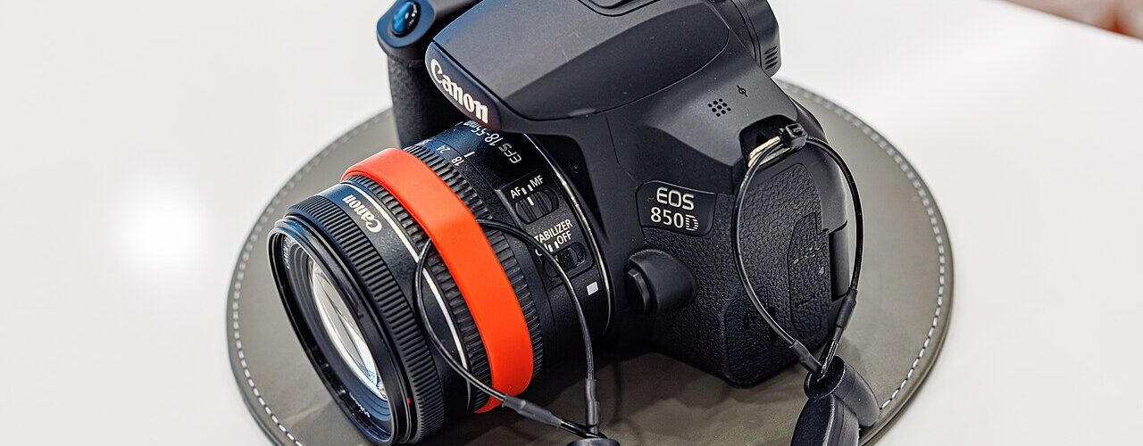 Canon EOS 850D price in Pakistan, DSLR with 18-55mm STM lens