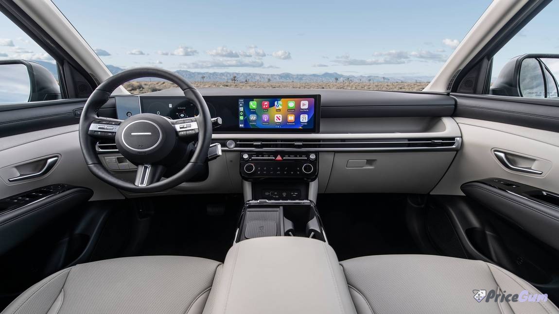 Hyundai Tucson Hybrid interior with dual curved displays