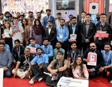 itel Energy team at Solar Pakistan Expo 2026 with Sparta inverter placards