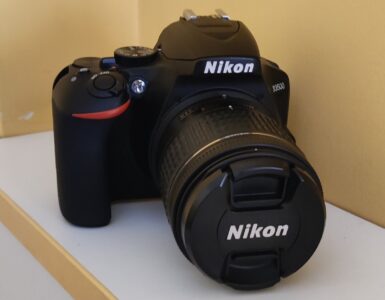 Nikon D3500 DSLR camera with 18-55mm kit lens, best budget camera under Rs. 100,000 in Pakistan