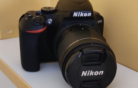 Nikon D3500 DSLR camera with 18-55mm kit lens, best budget camera under Rs. 100,000 in Pakistan