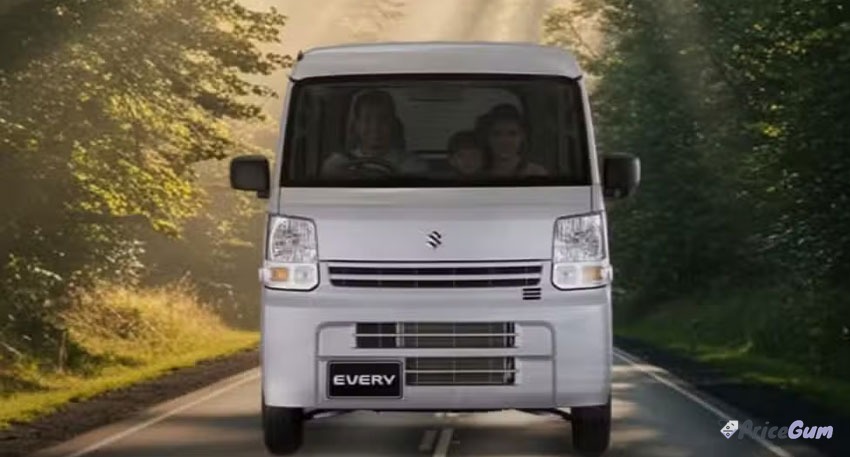 Suzuki Every price in Pakistan - front view of the van